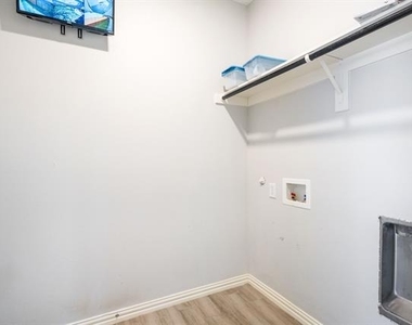 3505 Wood Oak Drive - Photo Thumbnail 18
