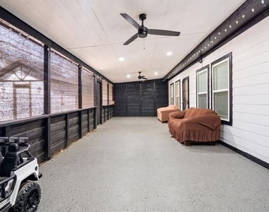 3505 Wood Oak Drive - Photo Thumbnail 10