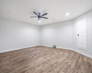 3505 Wood Oak Drive - Photo Thumbnail 14