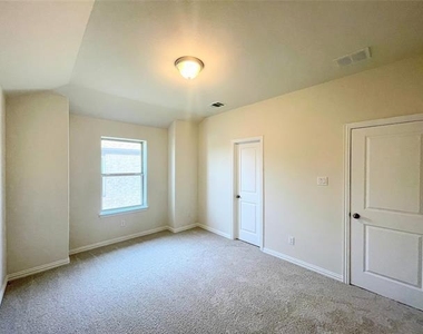 3201 Riverlawn Drive - Photo Thumbnail 23