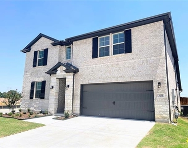 3201 Riverlawn Drive - Photo Thumbnail 1