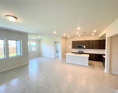 3201 Riverlawn Drive - Photo Thumbnail 10