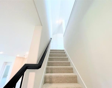 3201 Riverlawn Drive - Photo Thumbnail 18