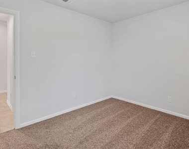 333 Beekeeper Drive - Photo Thumbnail 18