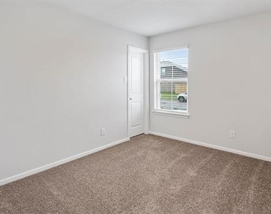 333 Beekeeper Drive - Photo Thumbnail 14