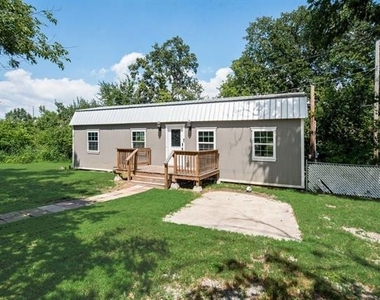 1708 Florence Drive - Photo Thumbnail 4