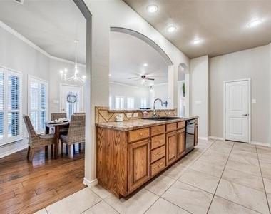 1305 Snowberry Drive - Photo Thumbnail 11
