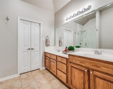 1305 Snowberry Drive - Photo Thumbnail 18