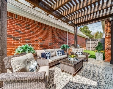 1305 Snowberry Drive - Photo Thumbnail 20