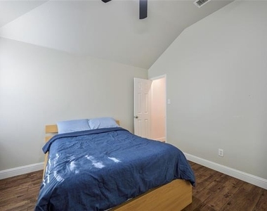 10101 Benwick Drive - Photo Thumbnail 14