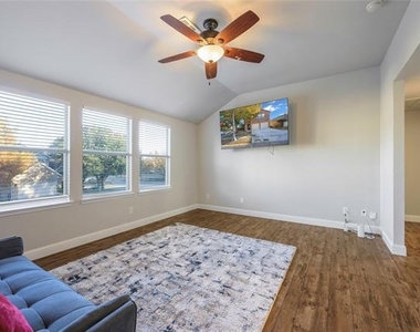 10101 Benwick Drive - Photo Thumbnail 11
