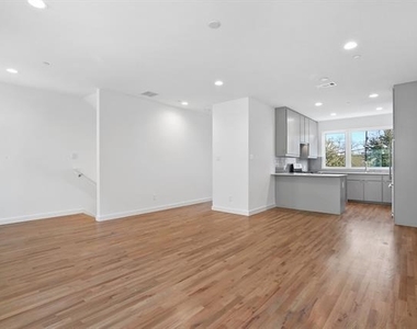4713 Bryan Street - Photo Thumbnail 11