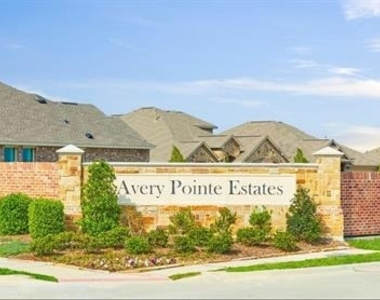 1608 Helmoken Falls Drive - Photo Thumbnail 16