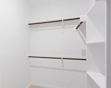1608 Helmoken Falls Drive - Photo Thumbnail 10