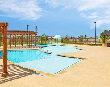 1608 Helmoken Falls Drive - Photo Thumbnail 17
