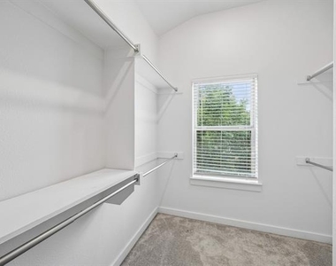 1425 Alberti Avenue - Photo Thumbnail 17