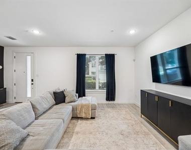 1425 Alberti Avenue - Photo Thumbnail 6