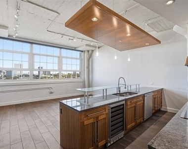 2600 W 7th Street - Photo Thumbnail 3