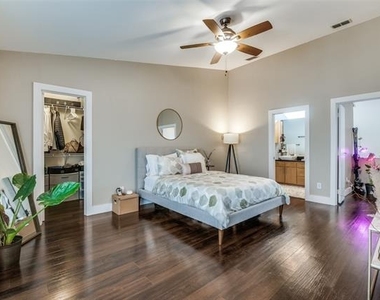 4213 Dickason Avenue - Photo Thumbnail 19