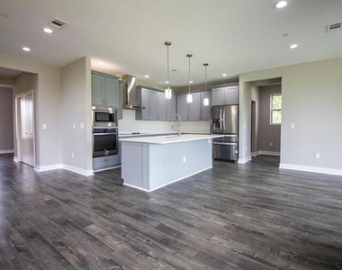 12 Estates Road - Photo Thumbnail 2