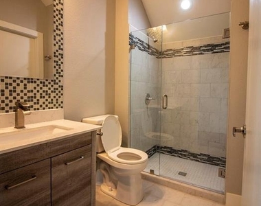 12 Estates Road - Photo Thumbnail 10