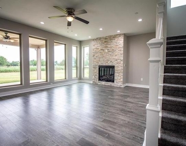 12 Estates Road - Photo Thumbnail 1