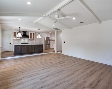 3772 Weeburn Drive - Photo Thumbnail 21
