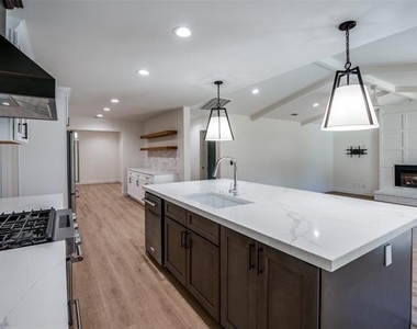 3772 Weeburn Drive - Photo Thumbnail 6