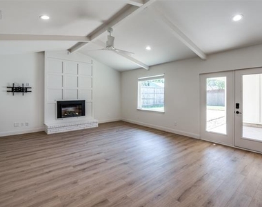 3772 Weeburn Drive - Photo Thumbnail 18