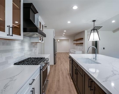 3772 Weeburn Drive - Photo Thumbnail 14