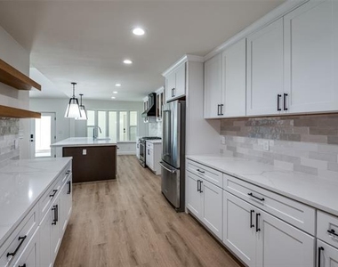 3772 Weeburn Drive - Photo Thumbnail 24