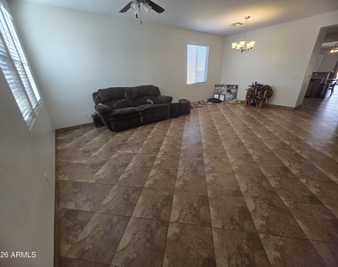 6903 W Carson Road - Photo Thumbnail 2