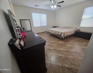 6903 W Carson Road - Photo Thumbnail 11