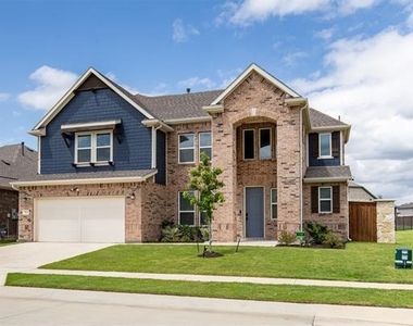 715 Parkside Drive - Photo Thumbnail 1