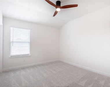 715 Parkside Drive - Photo Thumbnail 28