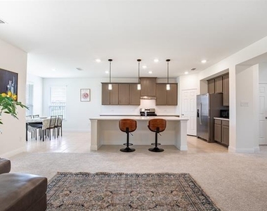 715 Parkside Drive - Photo Thumbnail 12