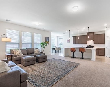 715 Parkside Drive - Photo Thumbnail 10