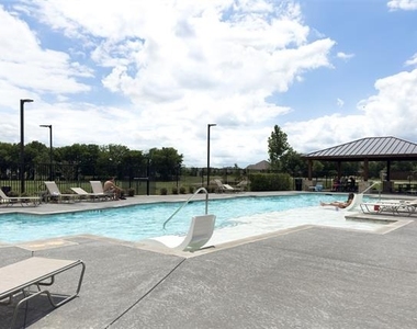 715 Parkside Drive - Photo Thumbnail 37