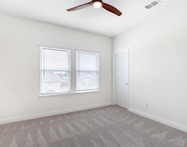 715 Parkside Drive - Photo Thumbnail 26