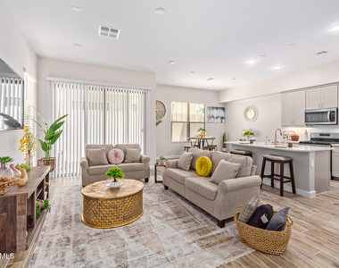 4826 E Helena Drive - Photo Thumbnail 4