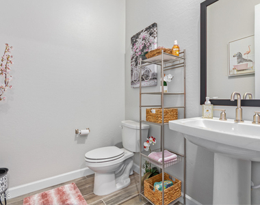 4826 E Helena Drive - Photo Thumbnail 6