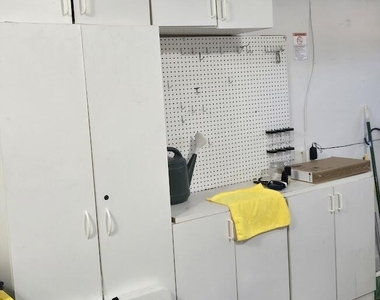 1313 E 9th Place - Photo Thumbnail 13