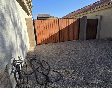 1313 E 9th Place - Photo Thumbnail 16