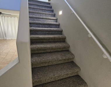 1313 E 9th Place - Photo Thumbnail 7
