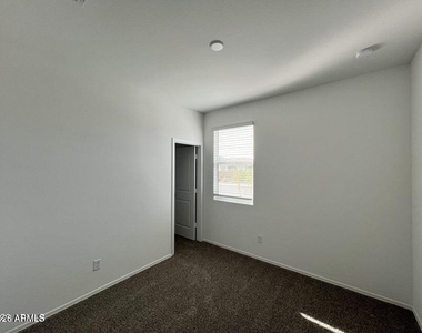 3532 N Sequoia Street - Photo Thumbnail 14