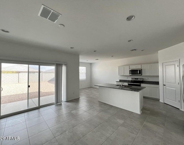 3532 N Sequoia Street - Photo Thumbnail 1
