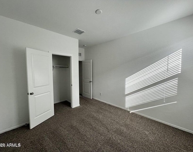 3532 N Sequoia Street - Photo Thumbnail 10