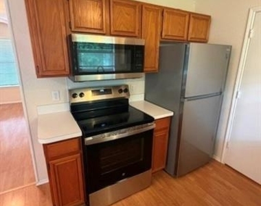 907 Hodge Street - Photo Thumbnail 3