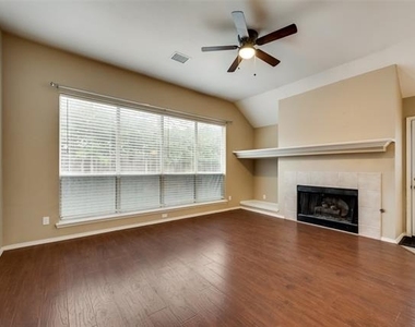 4309 Lone Rock Court - Photo Thumbnail 5