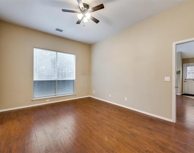 4309 Lone Rock Court - Photo Thumbnail 9
